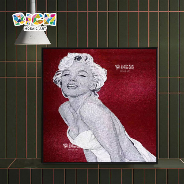 RM-FI27 fundo vermelho mosaico padrão de Marilyn Monroe para casa de banho